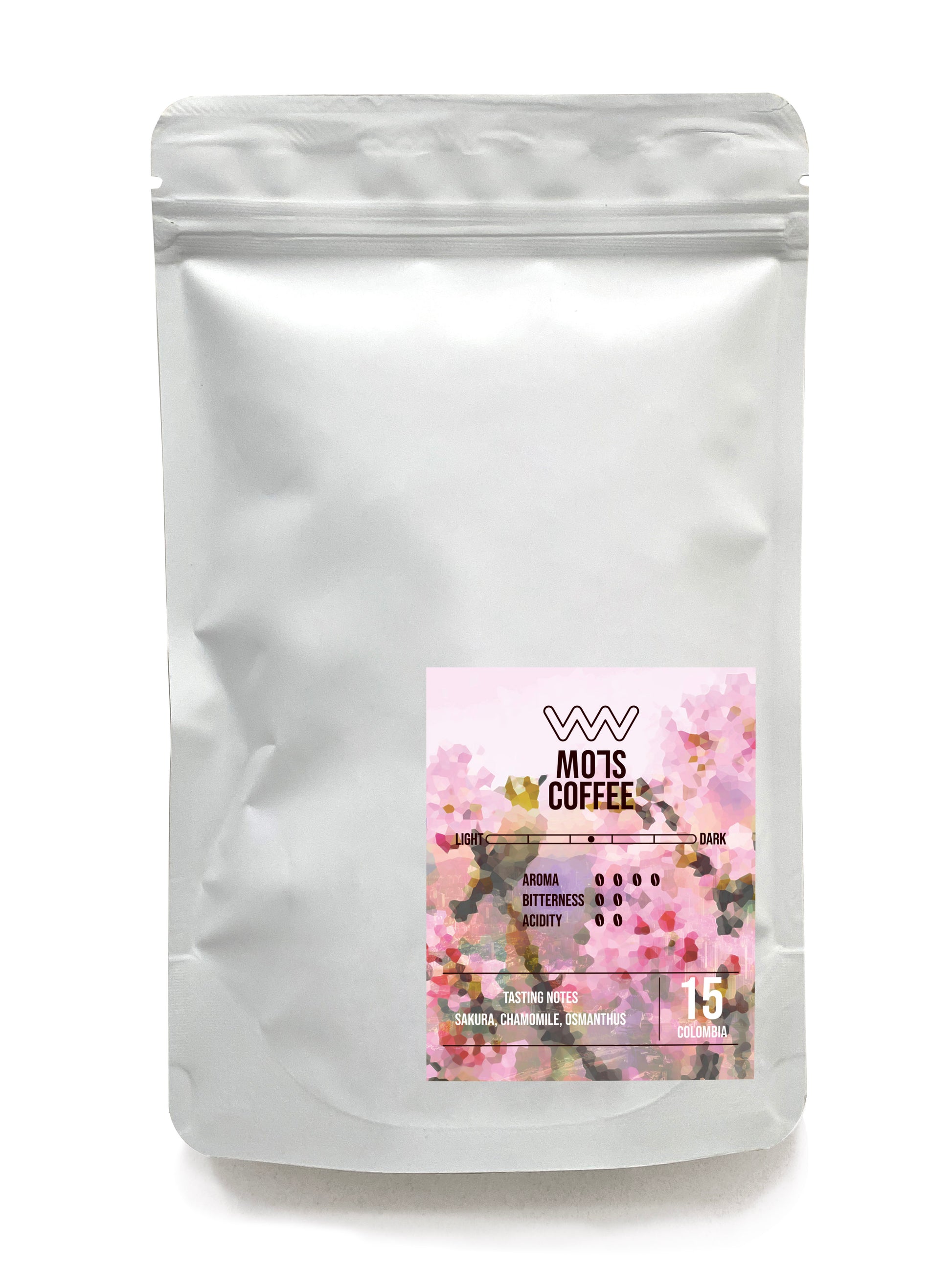 A steaming cup of MO7S No.15 coffee, offering a medium roast with delightful sweetness and enchanting floral notes. A balanced acidity enhances its smooth flavor, while a resonant aftertaste filled with floral sweetness lingers, making it the perfect choice for a refreshing morning brew.