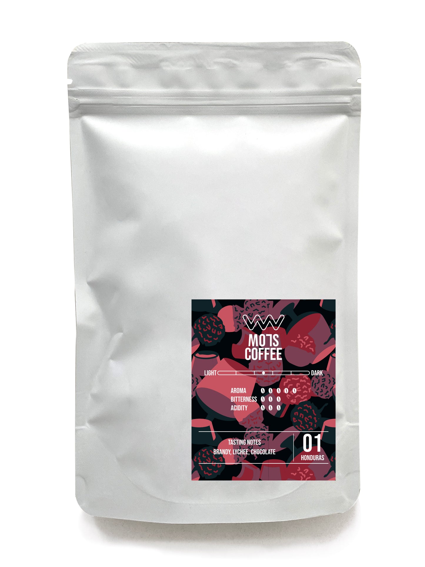 A cup of MO7S No.01 coffee with brandy aroma, chocolate richness, and subtle lychee sweetness.